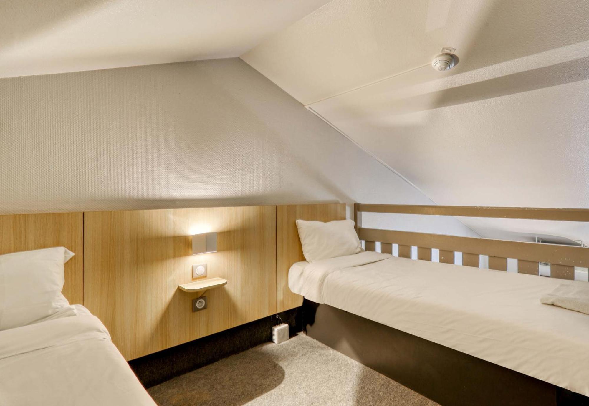 B&B Hotel Clermont-Ferrand Le Brezet Aeroport Экстерьер фото