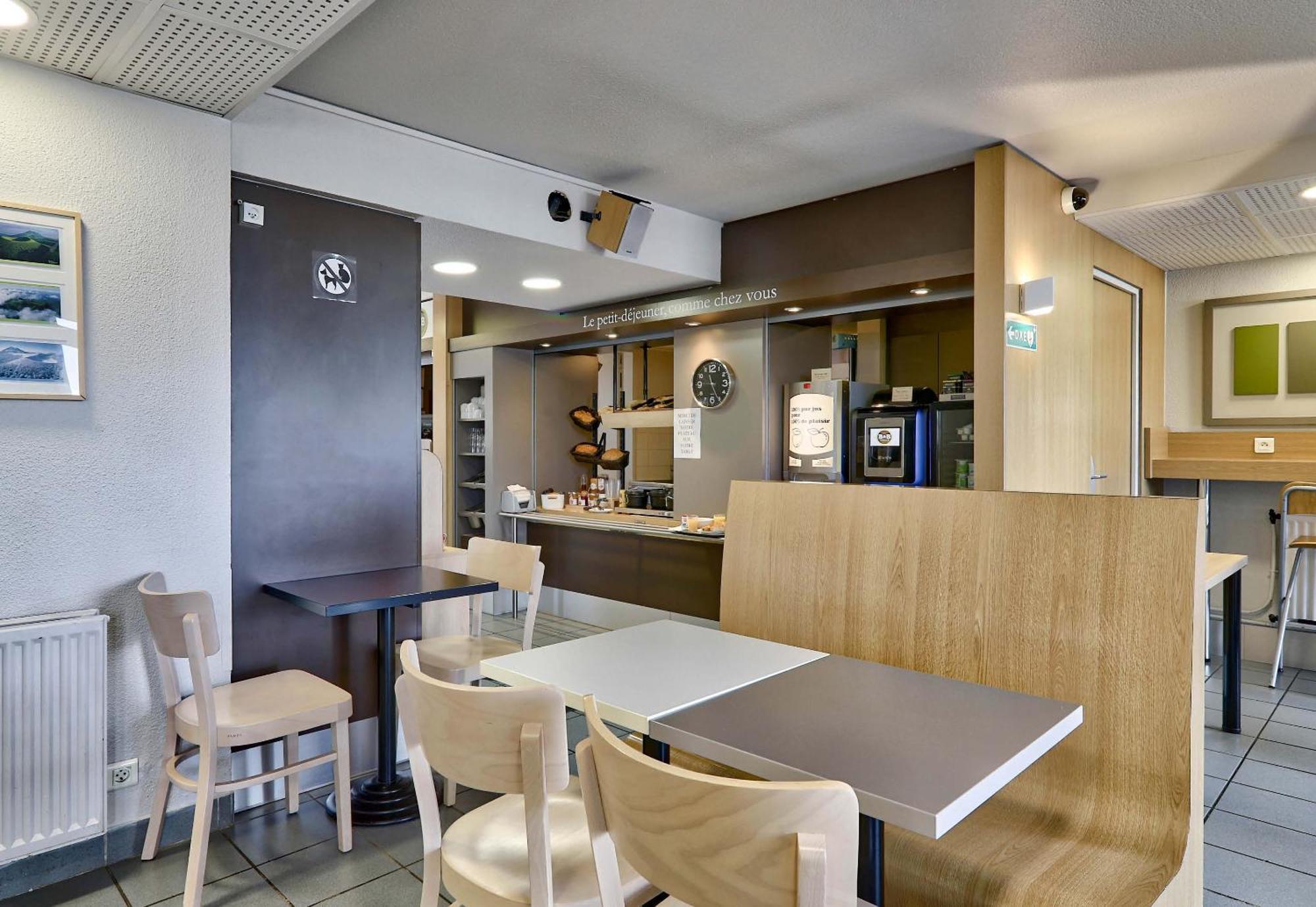 B&B Hotel Clermont-Ferrand Le Brezet Aeroport Экстерьер фото