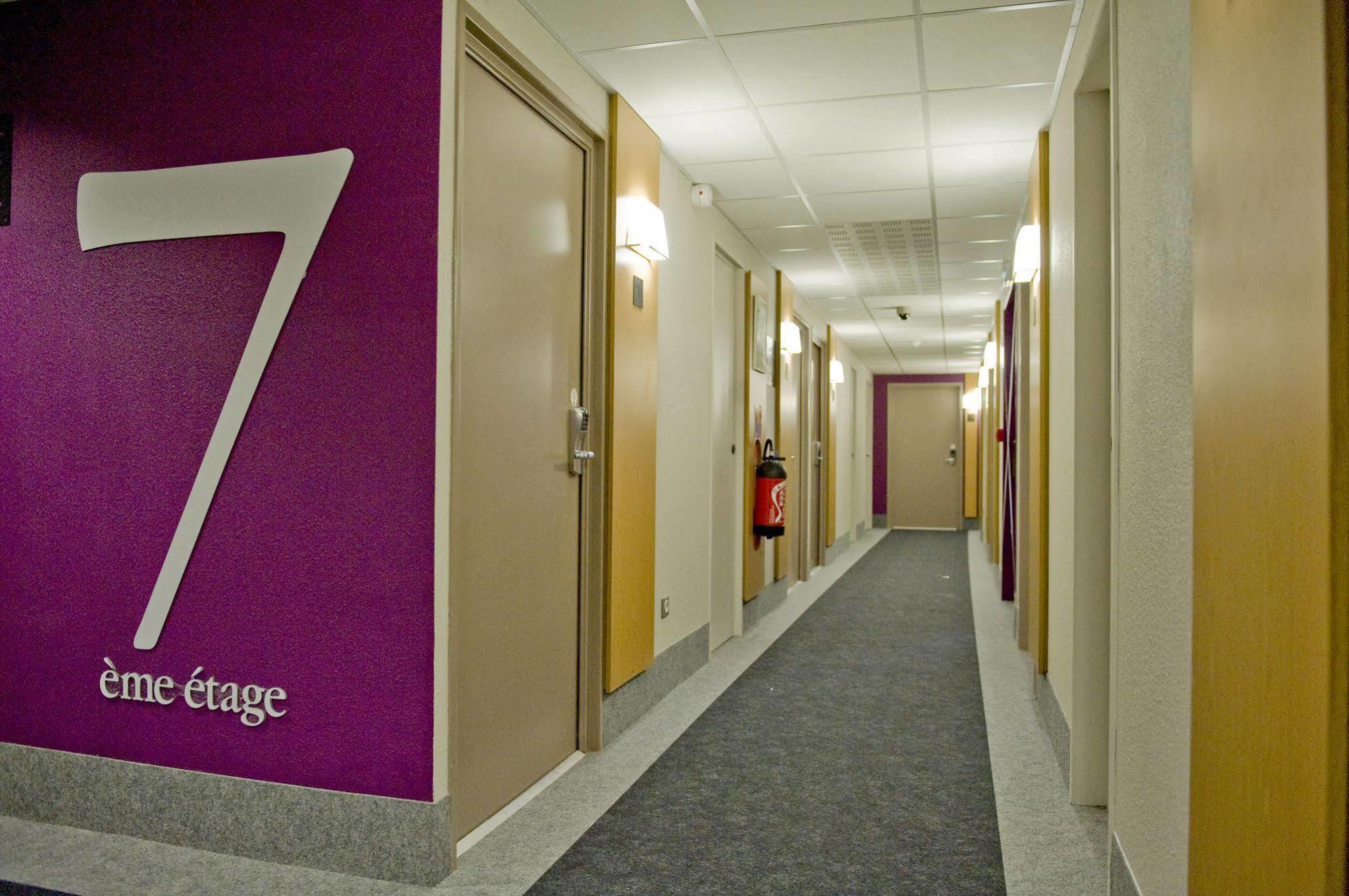 B&B Hotel Clermont-Ferrand Le Brezet Aeroport Экстерьер фото